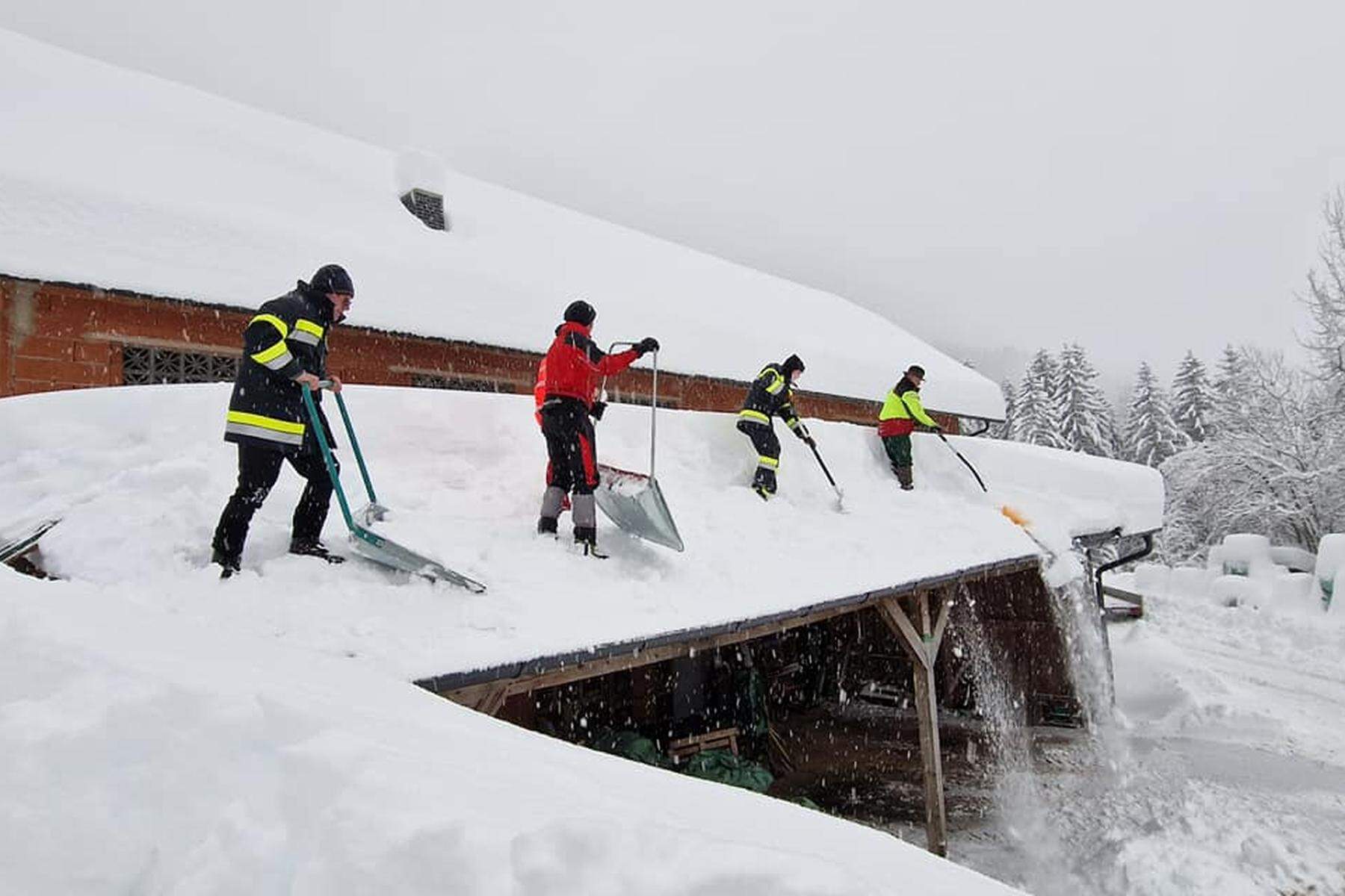 Schnee-Wahnsinn macht Pause  Langsam beruhigt sich die Lage in Kärnten  wieder