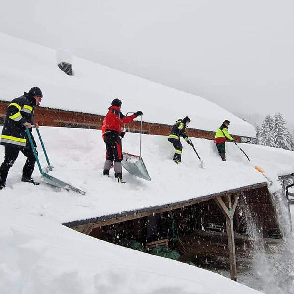 Schnee-Wahnsinn macht Pause  Langsam beruhigt sich die Lage in Kärnten  wieder