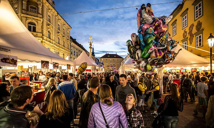 Freitagabend war die Klagenfurter Innenstadt sehr gut besucht. 