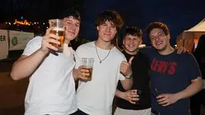 Osterkreuz am Parapluiberg zog zahlreiche Feierlustige an