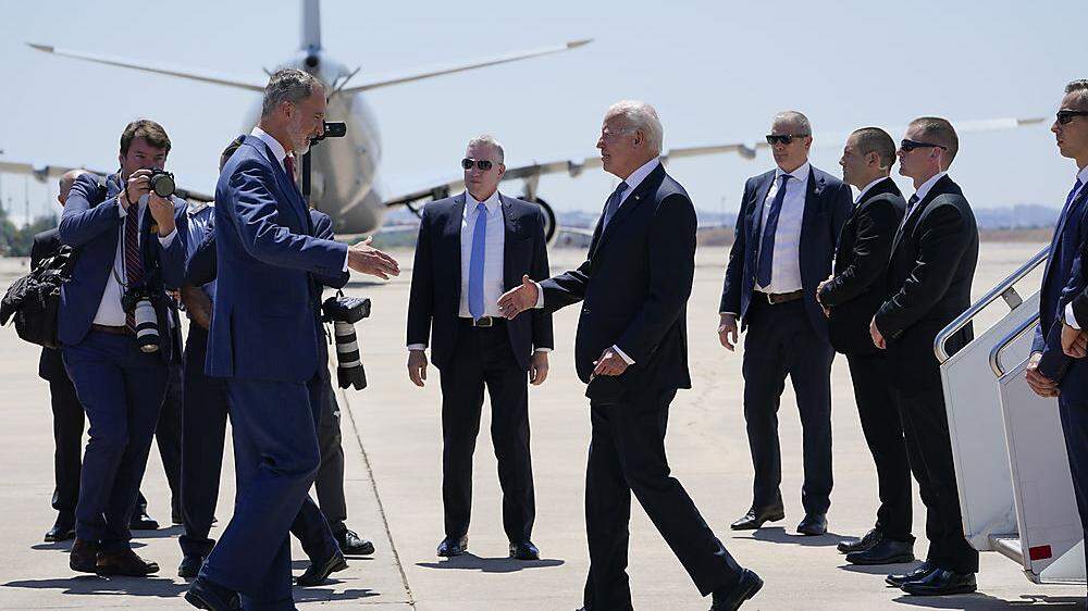 Der Gast aus der Air Force One: König Felipe begrüßt US-Präsident Joe Biden in Madrid