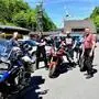 Mehrere Motorradfahrer
