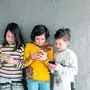Immer jüngere Kinder nutzen ein Smartphone