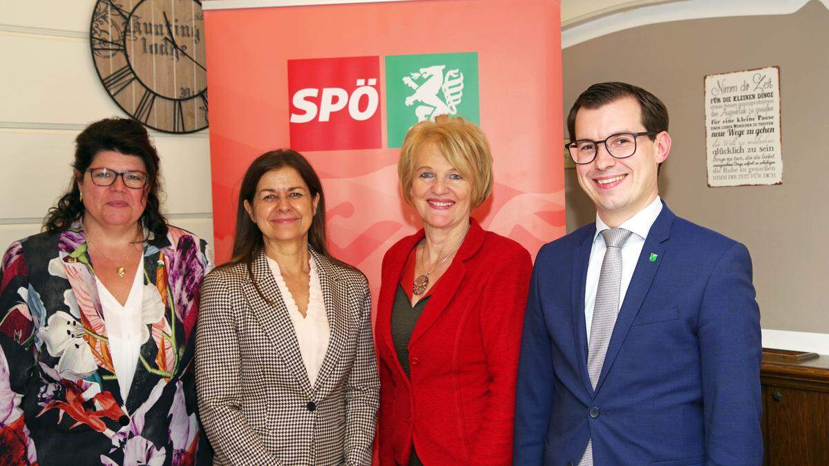 Helga Ahrer, Doris Kampus, Andrea Winkelmeier und Stefan Hofer (von links)