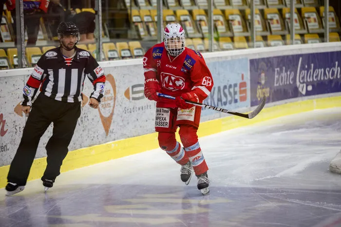 Bereits mit 15 Jahren gab er sein Debüt im KAC-Farmteam in der Alps Hockey League. In drei Spielen gelangen ihm ein Tor und ein Assist.