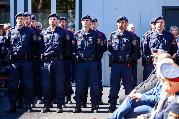 Polizisten müssen regelmäßig ihre Einsatztrainings absolvieren, um für alle Fälle gerüstet zu sein.
