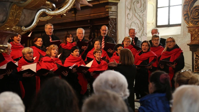 Das gestrige geistliche Konzert in Stift Griffen war ein fulminanter Auftakt zu den Jubiläumskonzerten des Gemischten Chores Griffen unter der Leitung von Gerti Proßegger.