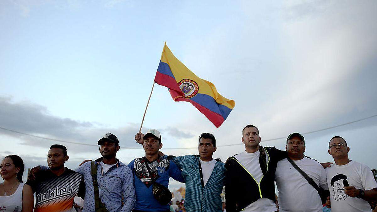 Mitglieder der FARC während der Unterzeichnung des Abkommens.