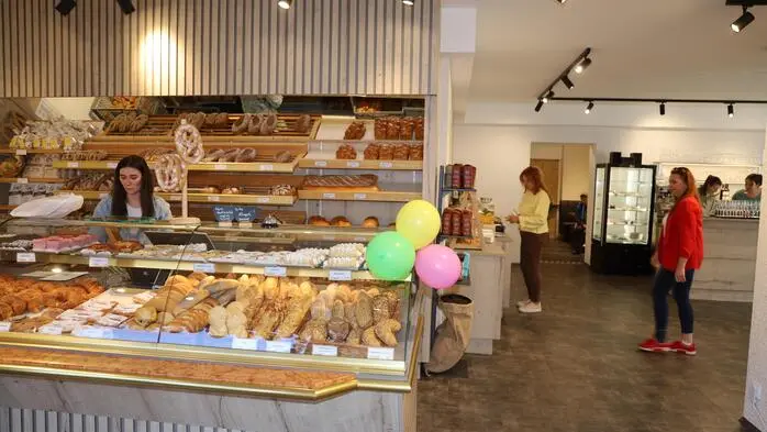 In Gnas eröffnete der Deutsch Goritzer Johannes Binder kürzlich offiziell seine neue Bäckereifiliale