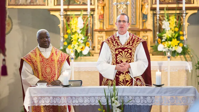Bevor der Kirchtag so richtig in fahrt kommt, wurde in der Pfarrkirche der Festgottesdienst gefeiert.
