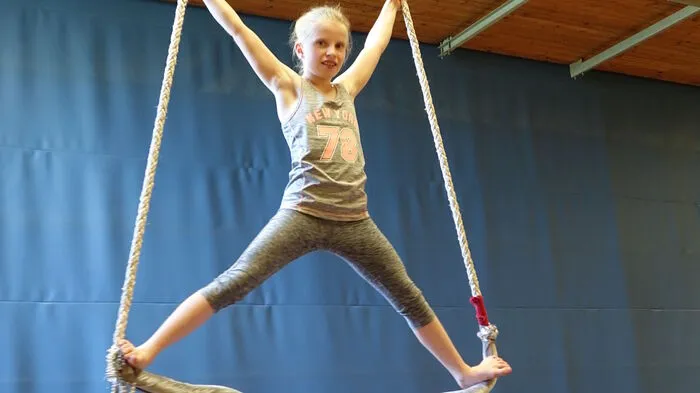 Zu seinem 30-jährigen Bestehen lädt der Kindergarten Mooskirchen zum großen Zirkusfest. Beim Trapez-Training zeigten die Kinder ihr Können.