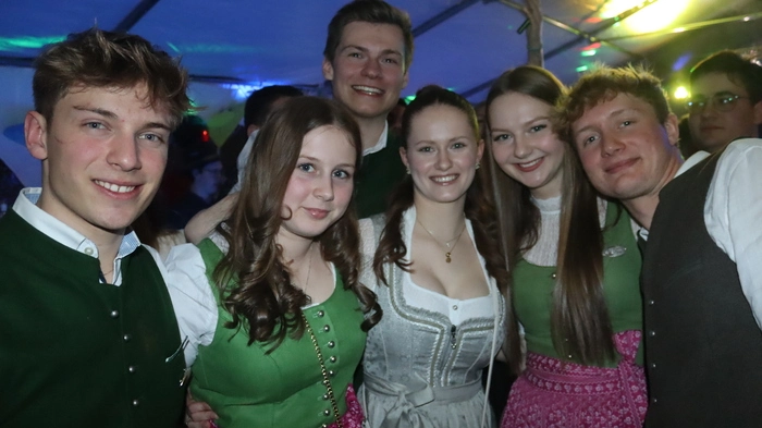 Jung und alt veranstalteten und feierten gemeinsam den St. Stefaner Bauernball 2025.
