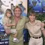 at the premiere of MGM s The Crocdile Hunter: Collision Course at the Arclight Cinerma Dome, Hollywood, 06-29-02 Steve Irwin, Terri Irwin and daughter Bindi at the premiere of MGM s The Crocdile Hunter: Collision Course at the Arclight Cinerma Dome, Hollywood, 06-29-02 Hollywood Calif United States EDITORIAL USE ONLY Copyright: xx s_bukleyx icphotos433164