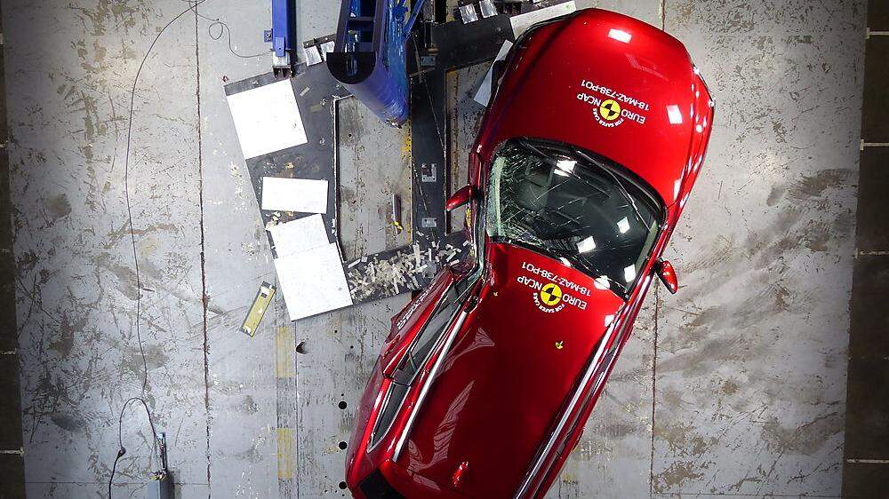 Der Mazda 6 holte im Crashtest volle fünf Sterne