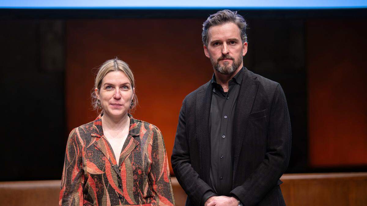 Die Gewinner des Abends: Frieda Paris bekam den Debütpreis und Reinhard Kaiser-Mühlecker gewann den  Österreichischen Buchpreis 2024.