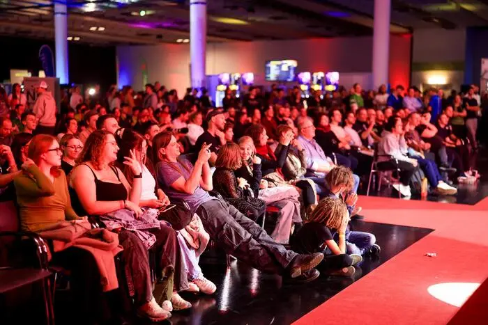 Unter hohem Publikumsaufgebot wurden spannende Gaming Duelle auf einer eigenen Bühne veranstaltet.