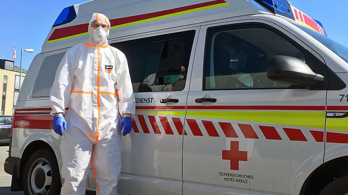 Die Testungen werden in voller Schutzausrüstung durchgeführt