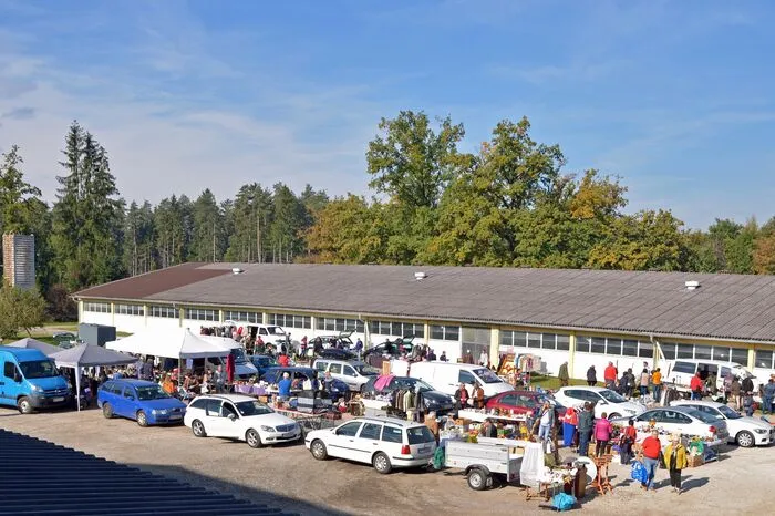 "Ich bin sehr zufrieden mit dem ersten Flohmarkt. Es gibt sicher weitere Termine", sagt er.