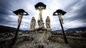 Am Grazer Kalvarienberg thront die Kreuzigungsgruppe