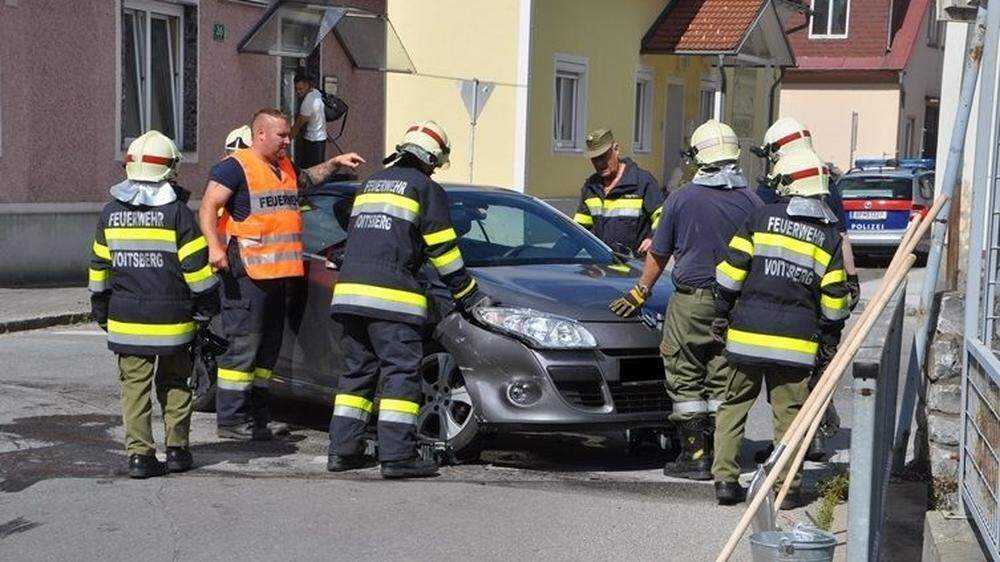 Nach einem Unfall in Voitsberg wurden die Fahrzeuge geborgen