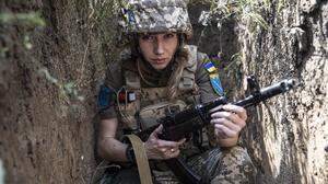Diese 28-jährige Ukrainerin ist eine der 30.000 weiblichen Armeeangehörigen, sie kämpft an der Front in Donezk.