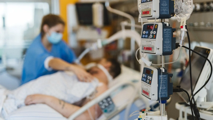Covid-19-Infektionen belasten das Gesundheitssystem in Österreich weiterhin