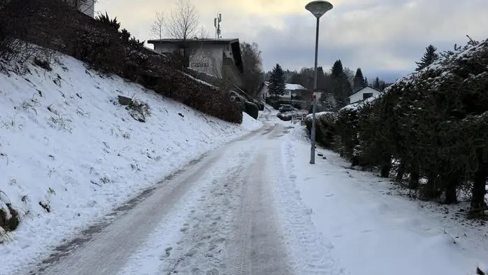 Von Spital am Semmering erreicht man das Gipfelkreuz über den „5er Weg“ in 1.000 Höhenmetern und knapp drei Stunden