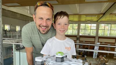 Spieletag in Sinabelkirchen: Sebastian (9) hat ihn mit Papa Christoph Steinbauer besucht