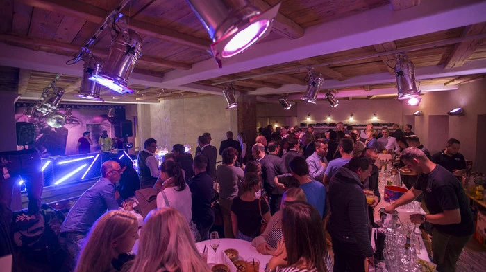 Im "Studio" feierte man den 10. Geburtstag des Jeans-Lofts