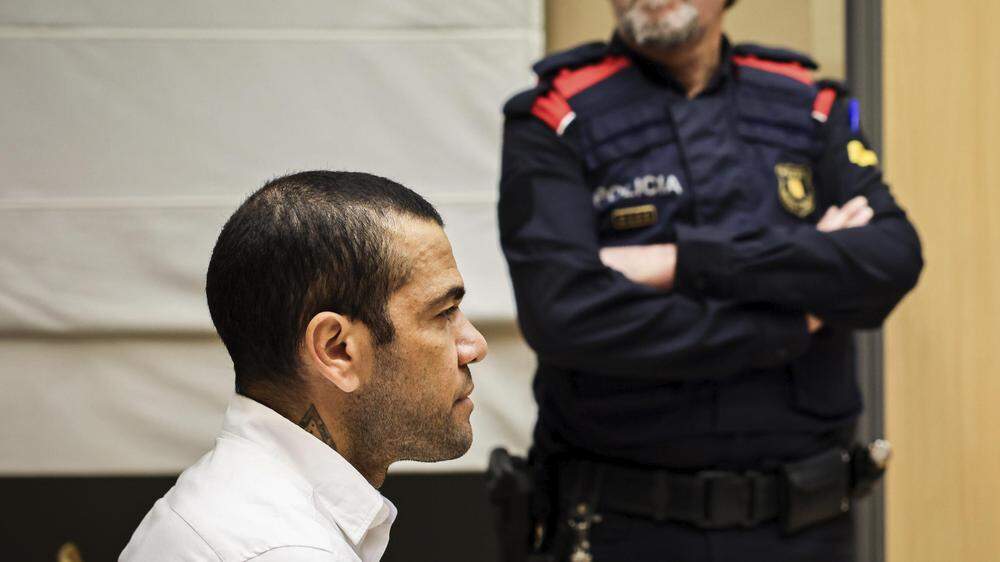 Der brasilianische Ex-Barcelona-Profi Dani Alves musste in Spanien wegen des Vorwurfs der Vergewaltigung vor Gericht. Er bestritt alle Anschuldigungen