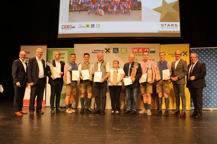 Auch vier Medaillengewinner der Euro-Skills 2021 kamen aus dem Bezirk und erhielten eine besondere Ehrung.