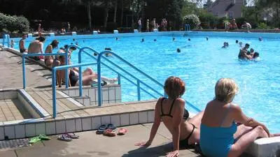 Bis um die Jahrtausendwende war das Pammerbad in Waltendorf ein Freizeitparadies für Familien