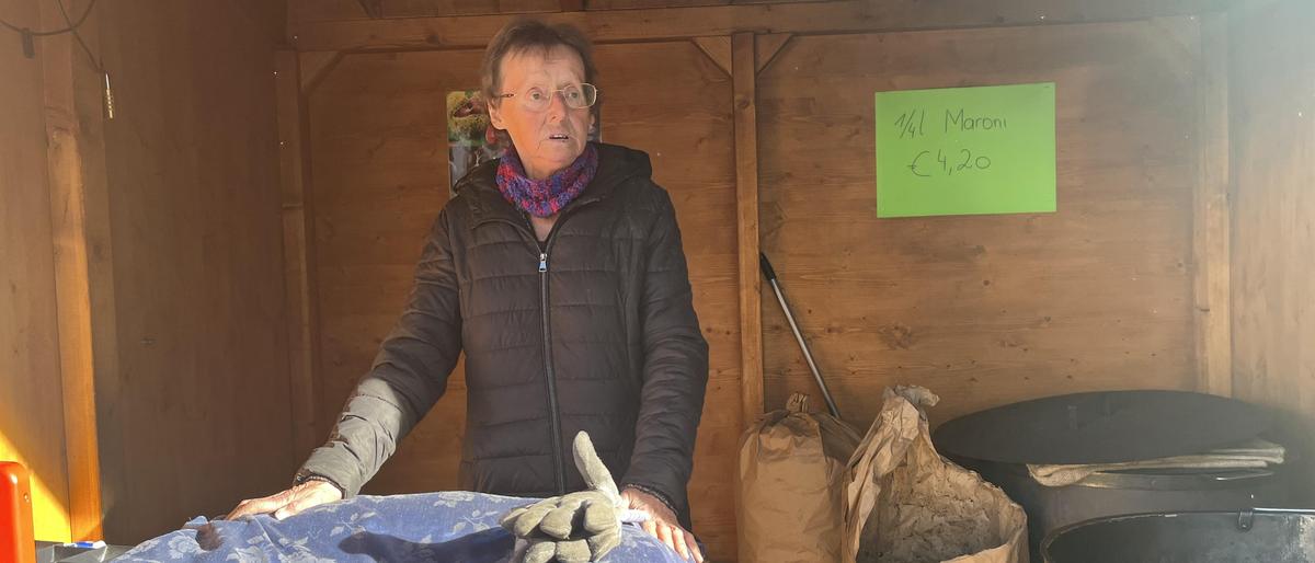 Christa Sacher (69) ist mit ihrem Maronistand seit Jahrzehnten nicht aus dem Stadtbild von Leoben wegzudenken