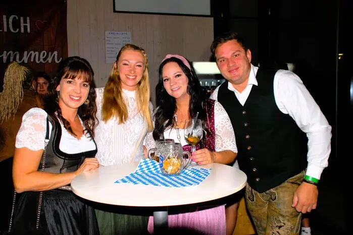 Klicken Sie sich durch weitere Bilder.