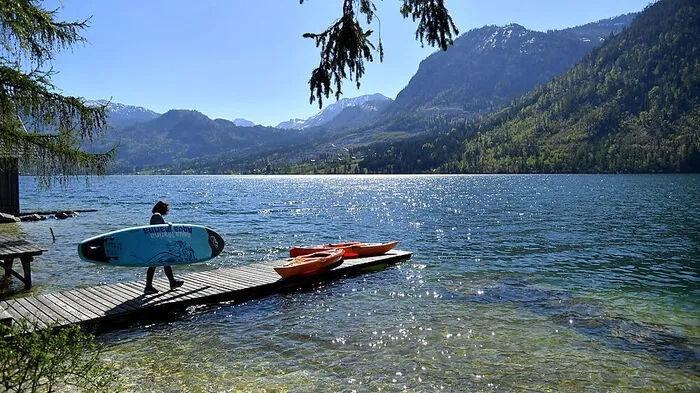 Berge und Seen schätzen Urlauber heuer besonders, im Bild der Grundlsee