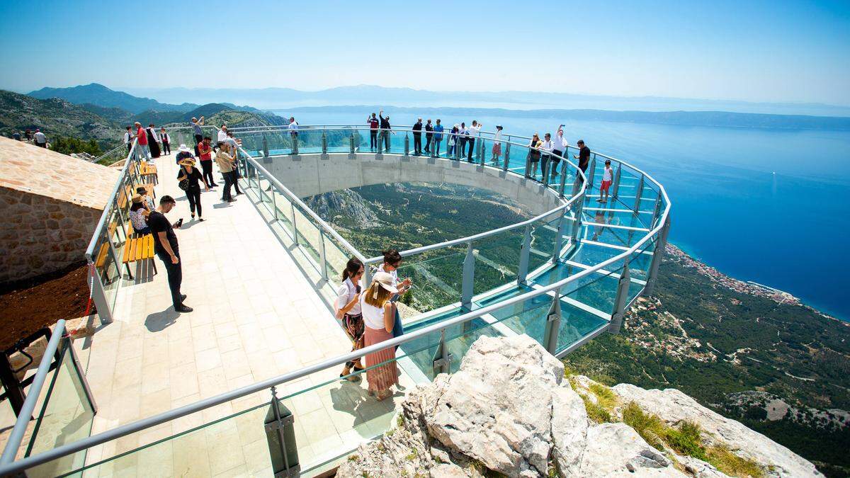 Der Skywalk von Biokovo über der Makarska Riviera