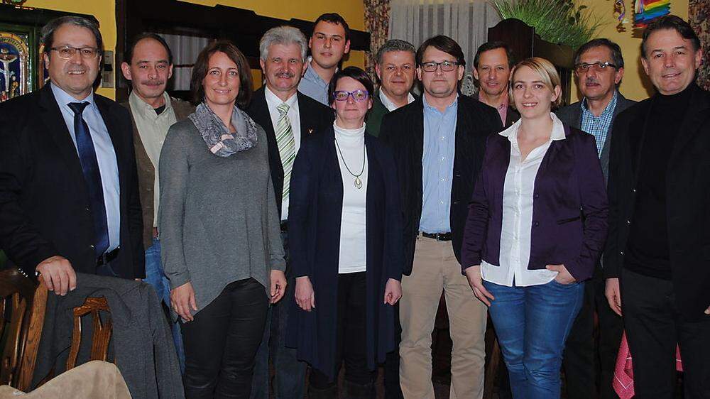 Der neue Vorstand des Völkermarkter ÖAAB mit Obmann Rudolf Marin (Vierter von links) und politischen Vertretern