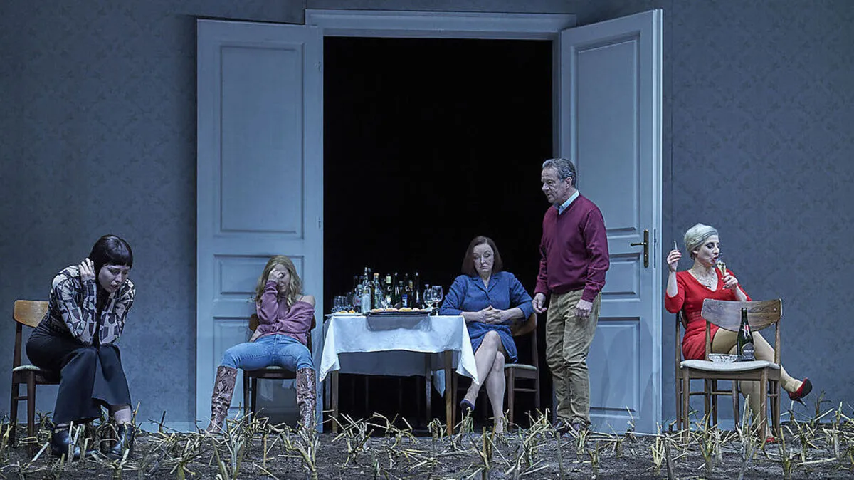 Familiengeschichte, grandios erzählt: "Drei Winter" an der Burg