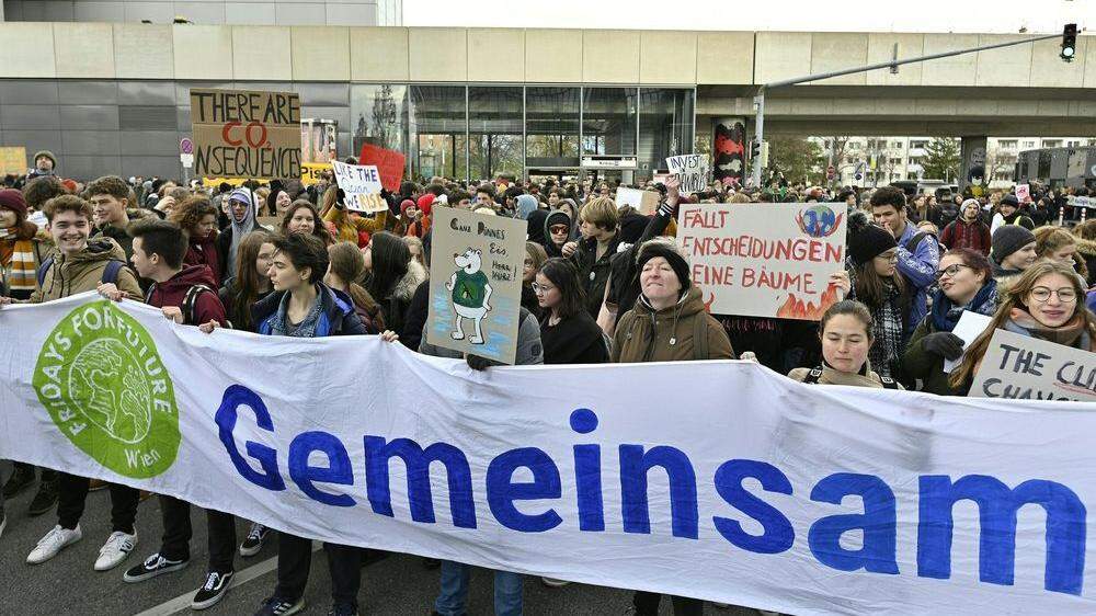 Tausende protestieren in Wien für besseren Klimaschutz