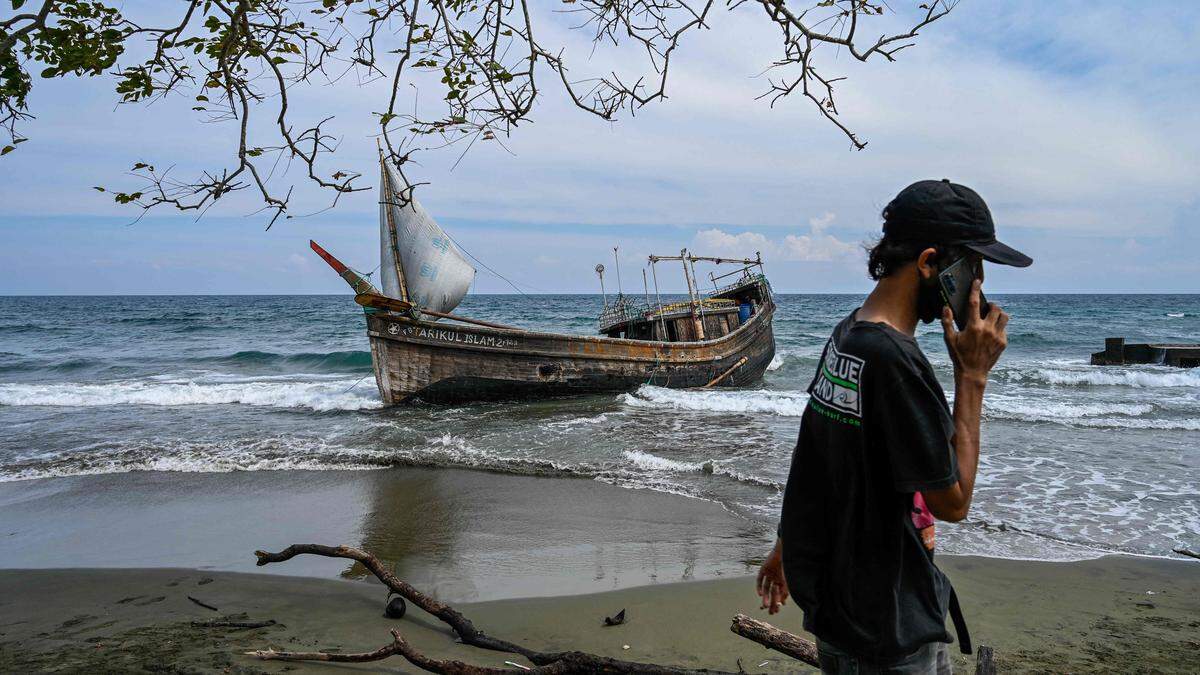 Auf Booten wie diesen flüchten Tausende der in Myanmar verfolgten Rohingya-Minderheit 