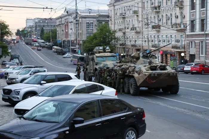 Putin bestätigte in einer Videoansprache die Blockade wichtiger Objekte in Rostow am Don durch die Söldnertruppe Wagner. Klicken Sie sich durch weitere Bilder aus Rostow.