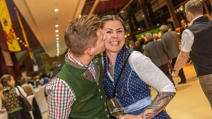 War das eine Gaudi! Der größte Ball Europas ging am Freitag in der Grazer Stadthalle über die Bühne.