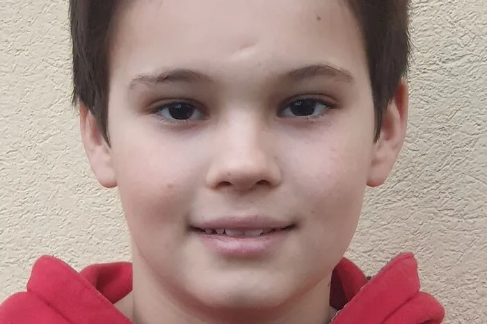 Kimon Ortner, Leibnitz: Meine Schulfreunde ziehen mich zwar damit auf, dass ich jetzt erst drei Jahre alt bin. Dennoch finde ich es cool, am 29. Februar Geburtstag zu haben, ich möchte nicht tauschen. In einem normalen Jahr feiern wir immer gleich an zwei Tagen, nämlich am 28. Februar und am 1. März. Heuer freue ich mich aber schon darauf, an meinem echten Geburtstag mit Familie und Freunden feiern zu können. Als Geschenk bekomme ich eine Tauchausbildung.