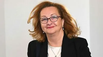 Fekter am Weg zum Ausschuss