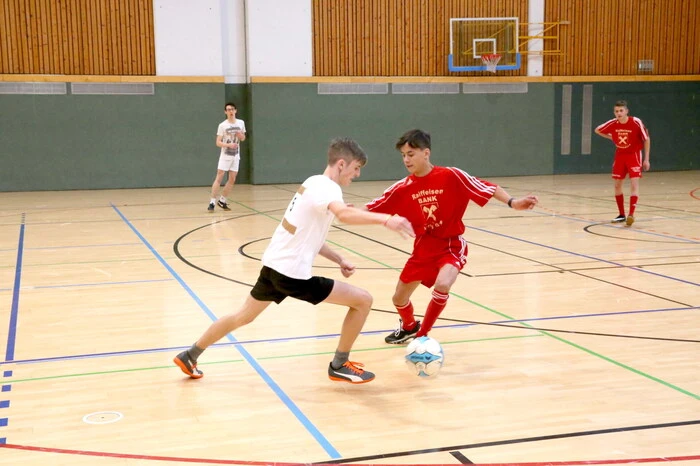 Neun Mannschaften aus ganz Kärnten hatten sich in der Ballspielhalle der Herzogstadt eingefunden, um die Turniersieger zu ermitteln.  