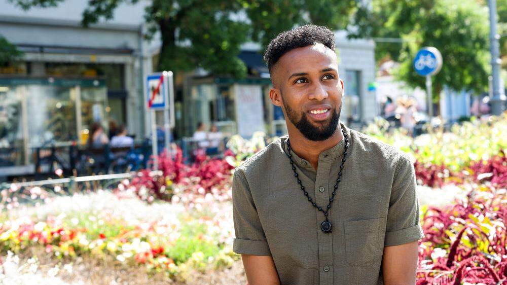 Abdirahman ist 23 Jahre alt. Er ist im Alter von 15 Jahren aus Somalia nach Europa geflüchtet. Graz nennt er jetzt seine Heimat
