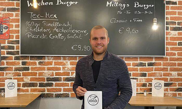 Julian Pekler wird ab Dienstag die Burger Factory fürs Abholservice anwerfen.