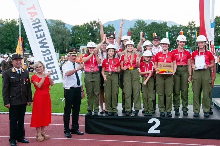 Klicken Sie sich hier durch weitere Bilder des Aufenthalts der FF Dirnbach in Lienz und dem Erfolg der Vize-Bundeschampions