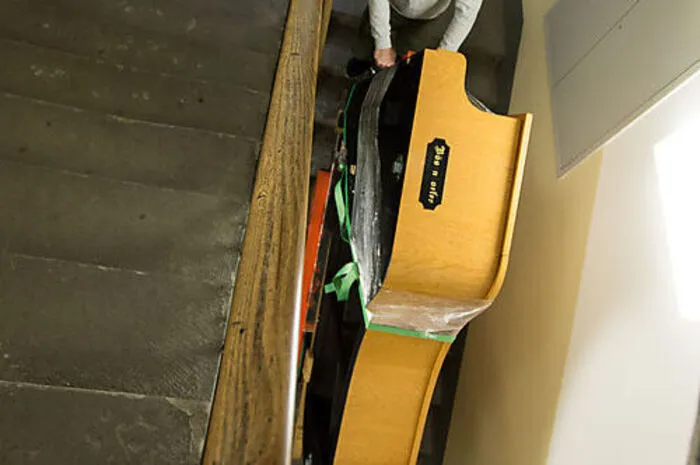 ...wurde gespendet - musste aber selbst in den dritten Stock getragen werden.