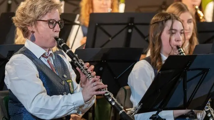 Der Musikverein Deutsch Goritz setzte mit einem frühlingshaften Wunschkonzert in den geschichtsträchtigen Mauern des alten Kinosaals in Deutsch Goritz einen gelungen Startschuss in sein Jubiläumsjahr